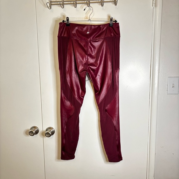 Fabletics Motion365+ Contour High-Waisted Legging in Merlot - Picture 3 of 16